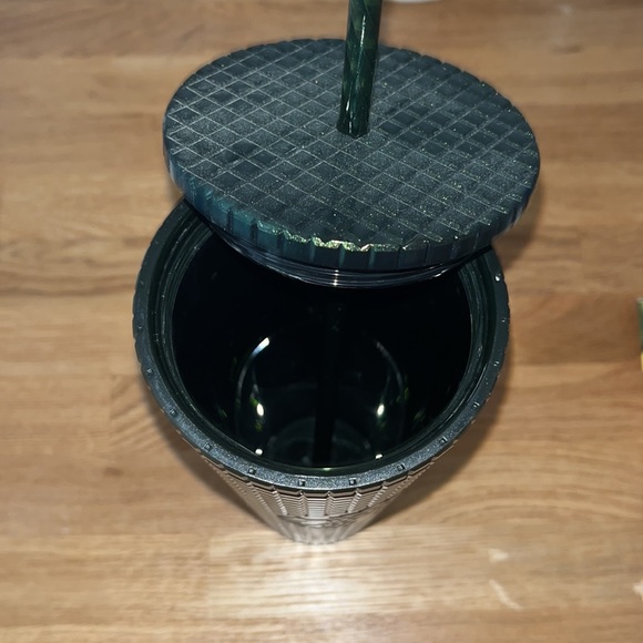 Starbucks Green Wicked Elphaba Inspired 24oz Cold Cup Tumbler Venti - Picture 4 of 5